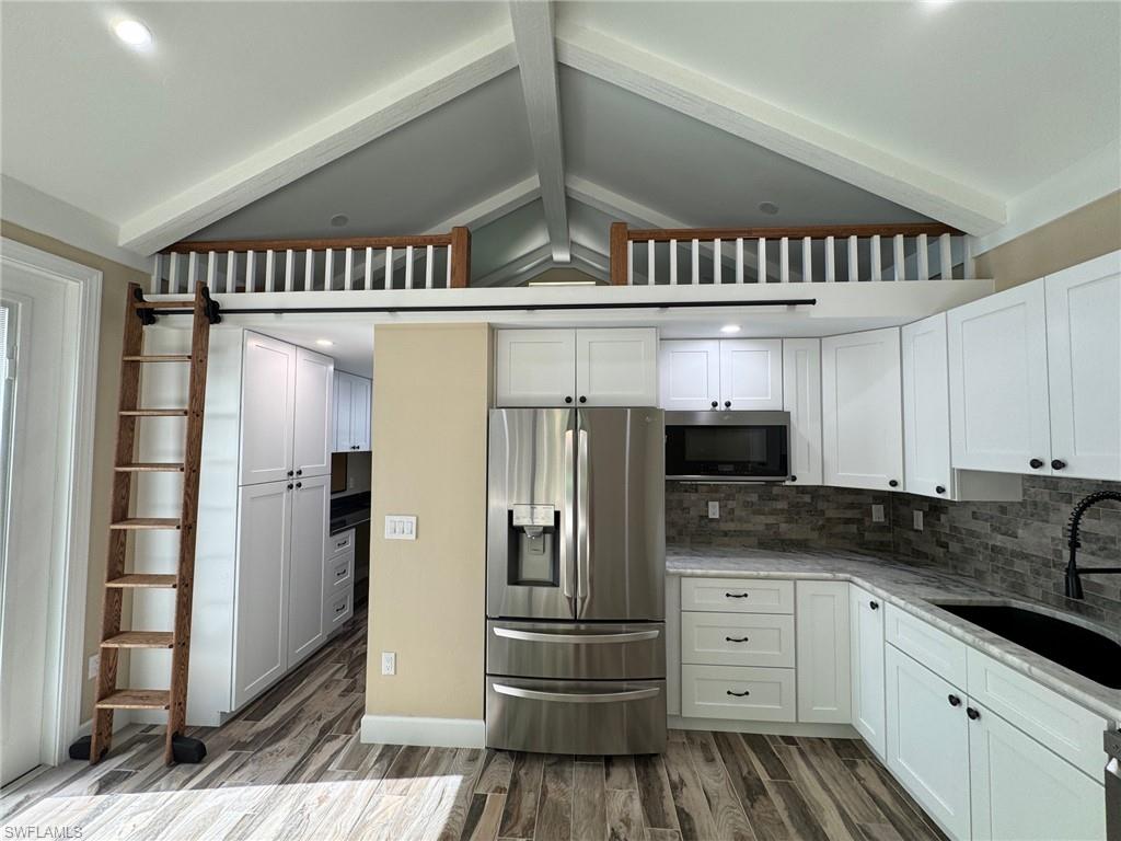 RIVERBEND MOTORCOACH RESORT - Land