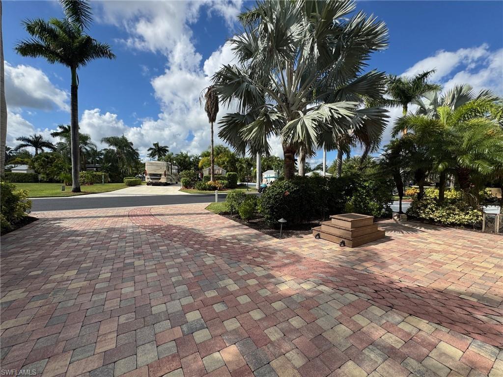 RIVERBEND MOTORCOACH RESORT - Land