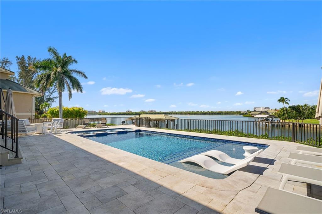 DOLPHIN COVE - Residential