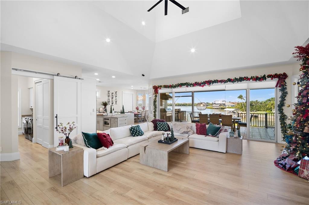 DOLPHIN COVE - Residential