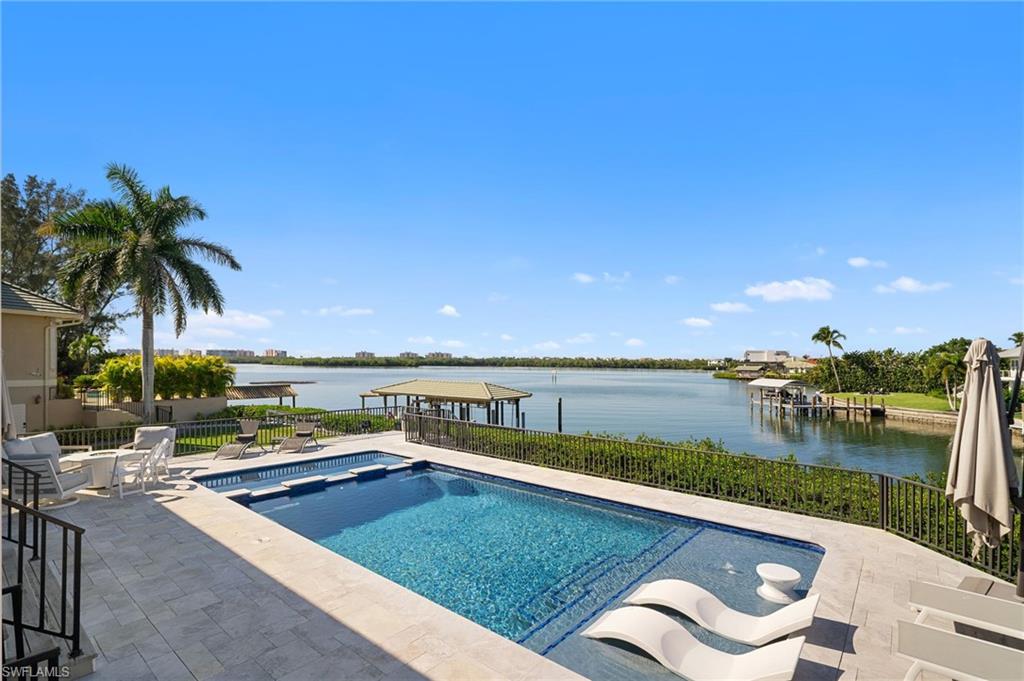 DOLPHIN COVE - Residential