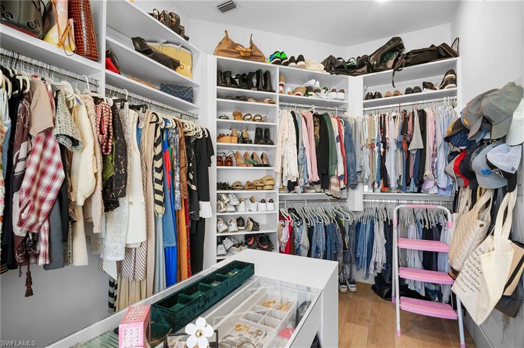 DOLPHIN COVE - Residential