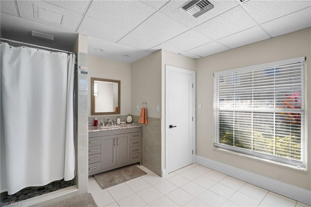 DOLPHIN COVE - Residential