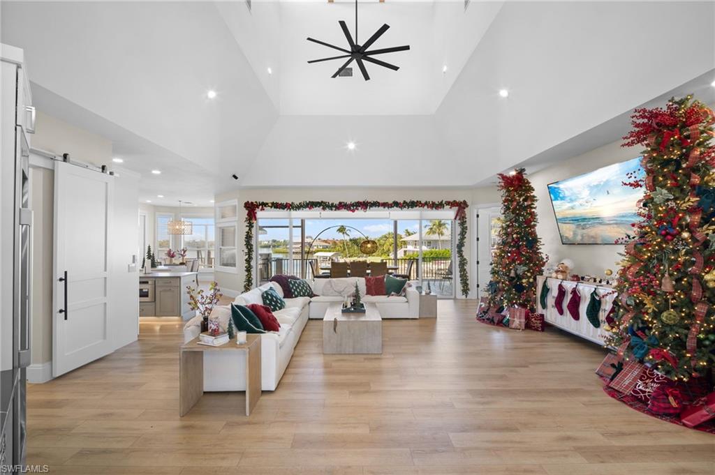 DOLPHIN COVE - Residential