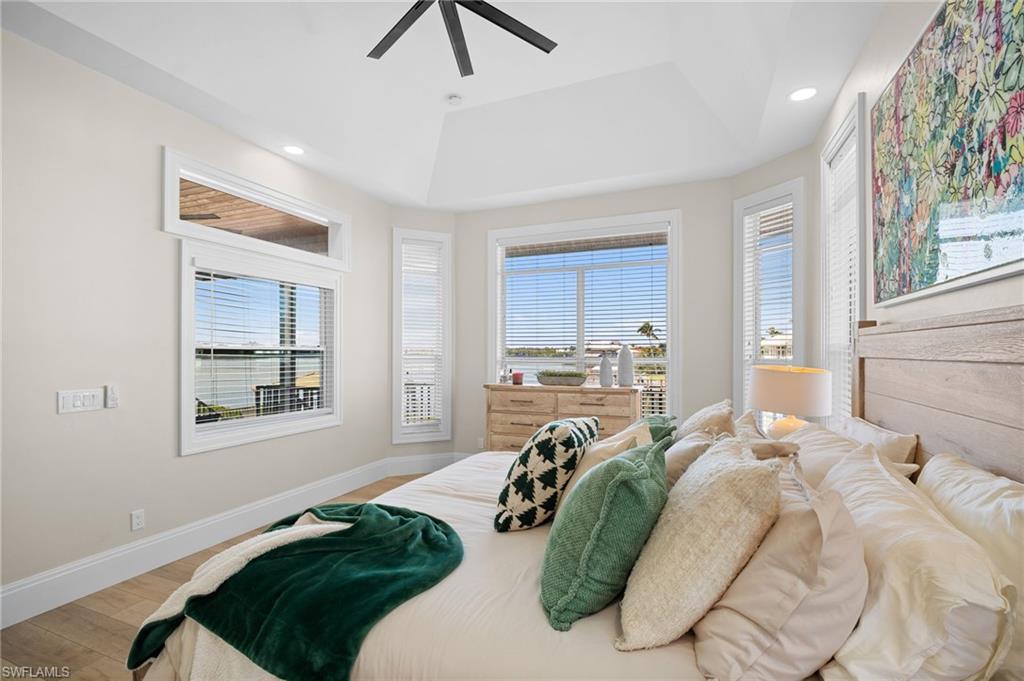 DOLPHIN COVE - Residential