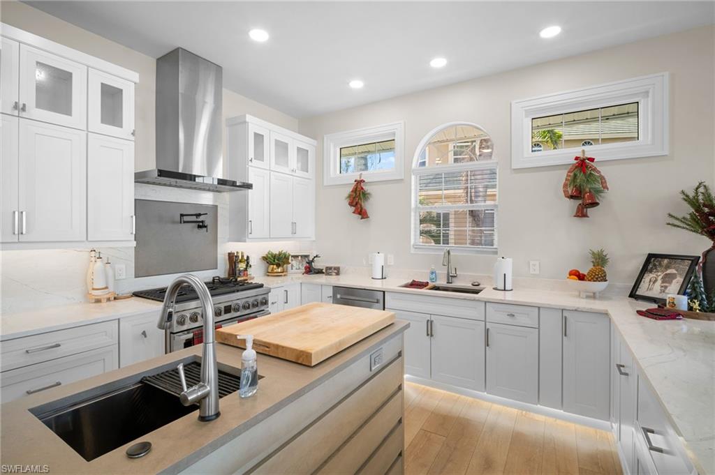 DOLPHIN COVE - Residential