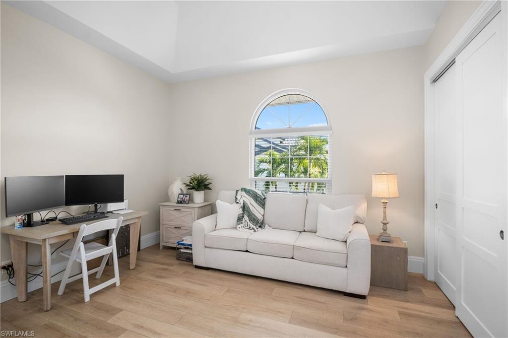 DOLPHIN COVE - Residential