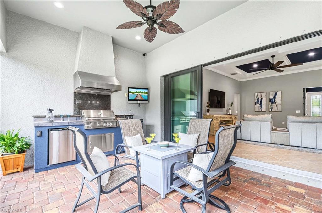 CORKSCREW SHORES - Residential