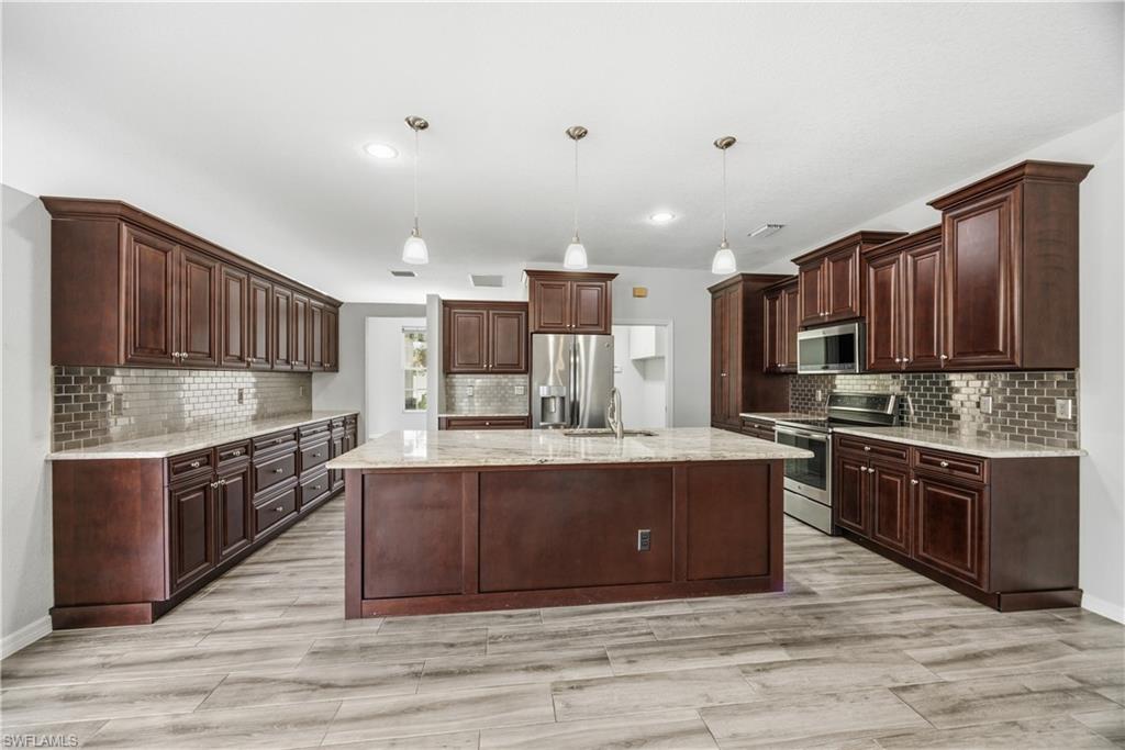 PINECREST - Residential