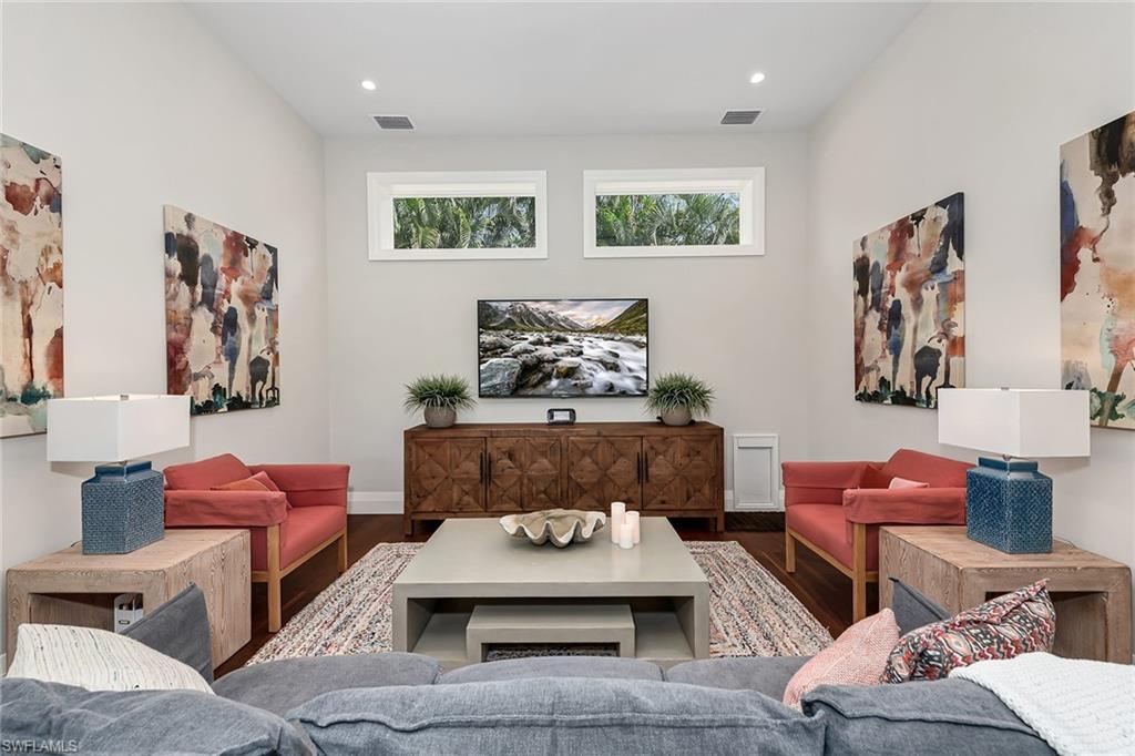 PINE RIDGE - Residential