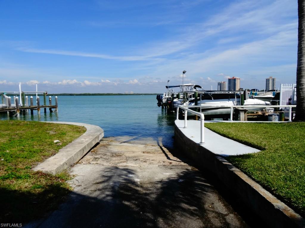 MARINA TOWERS & YACHT CLUB - Residential