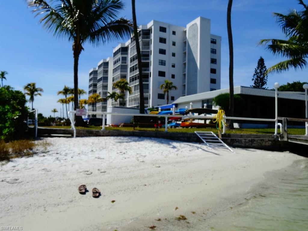 MARINA TOWERS & YACHT CLUB - Residential