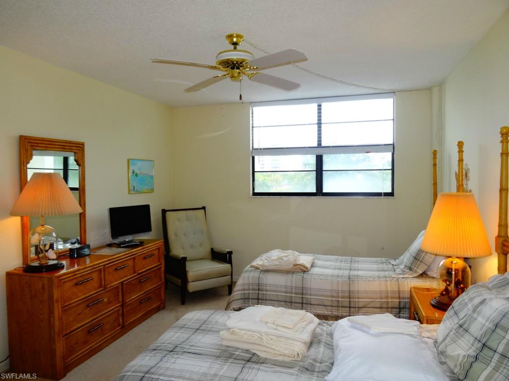 MARINA TOWERS & YACHT CLUB - Residential