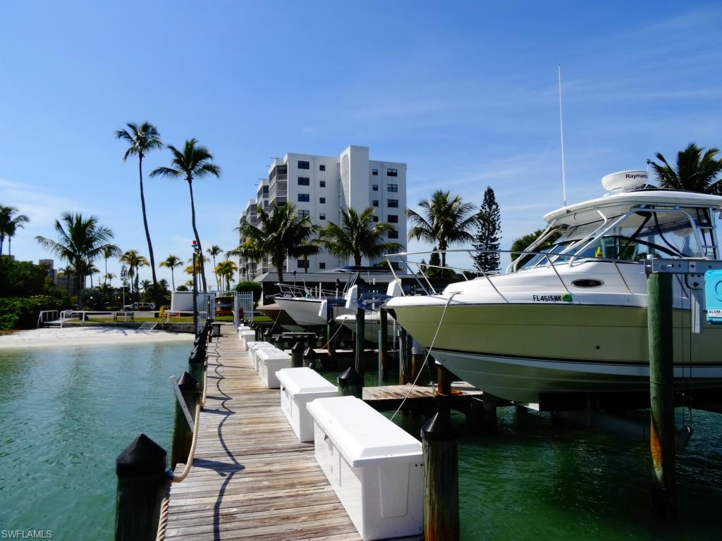 MARINA TOWERS & YACHT CLUB - Residential