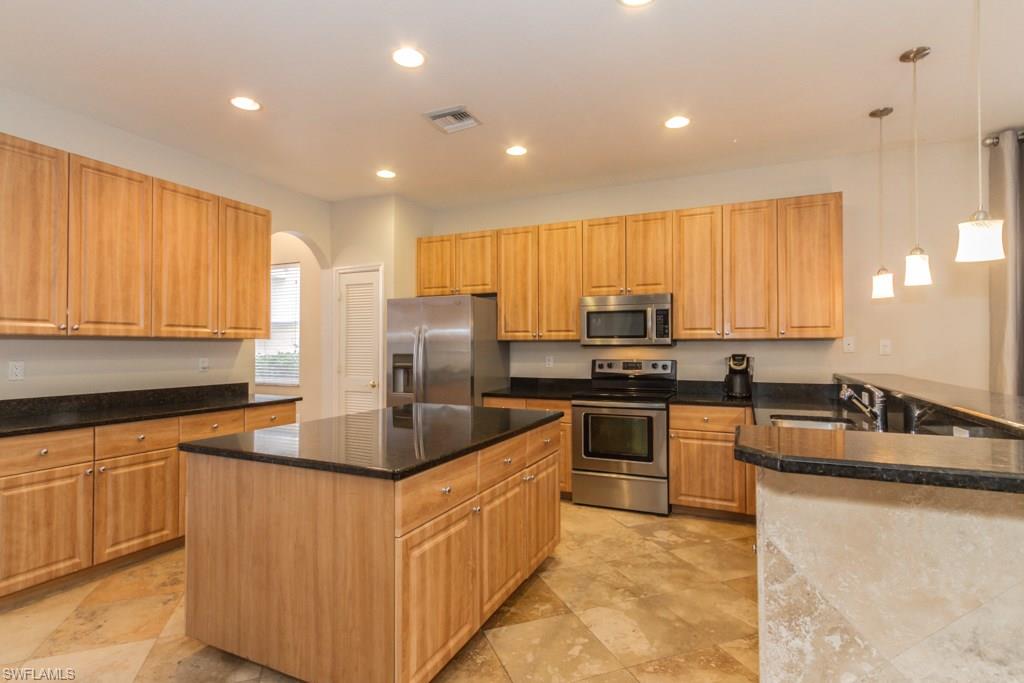 OLYMPIA POINTE - Residential