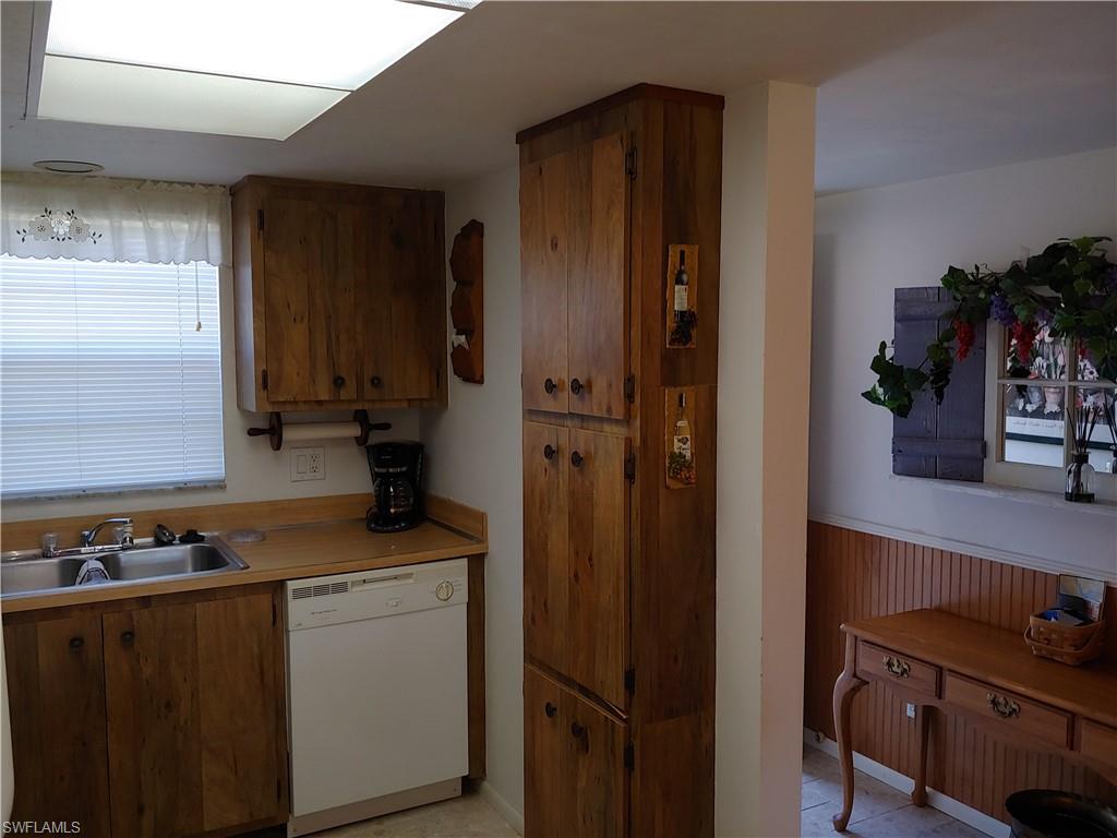 DAVIS LAKE CONDO - Residential