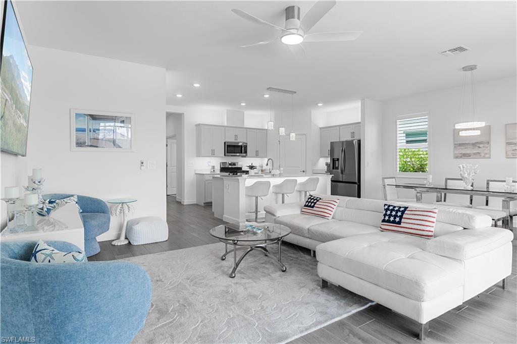 TUCKERS COVE - Residential