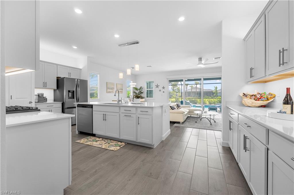 TUCKERS COVE - Residential