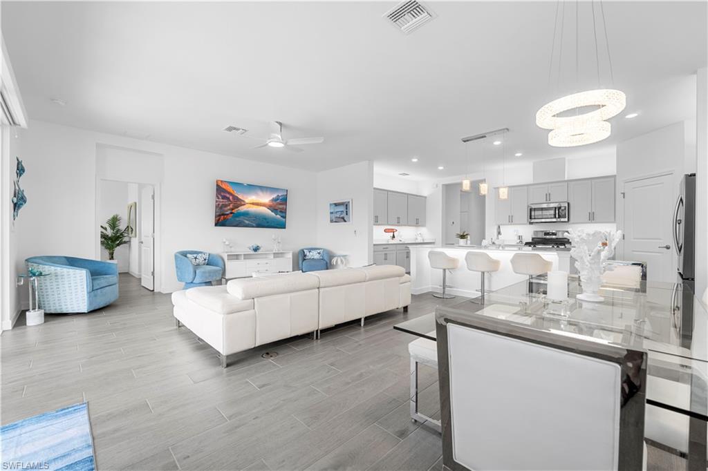 TUCKERS COVE - Residential