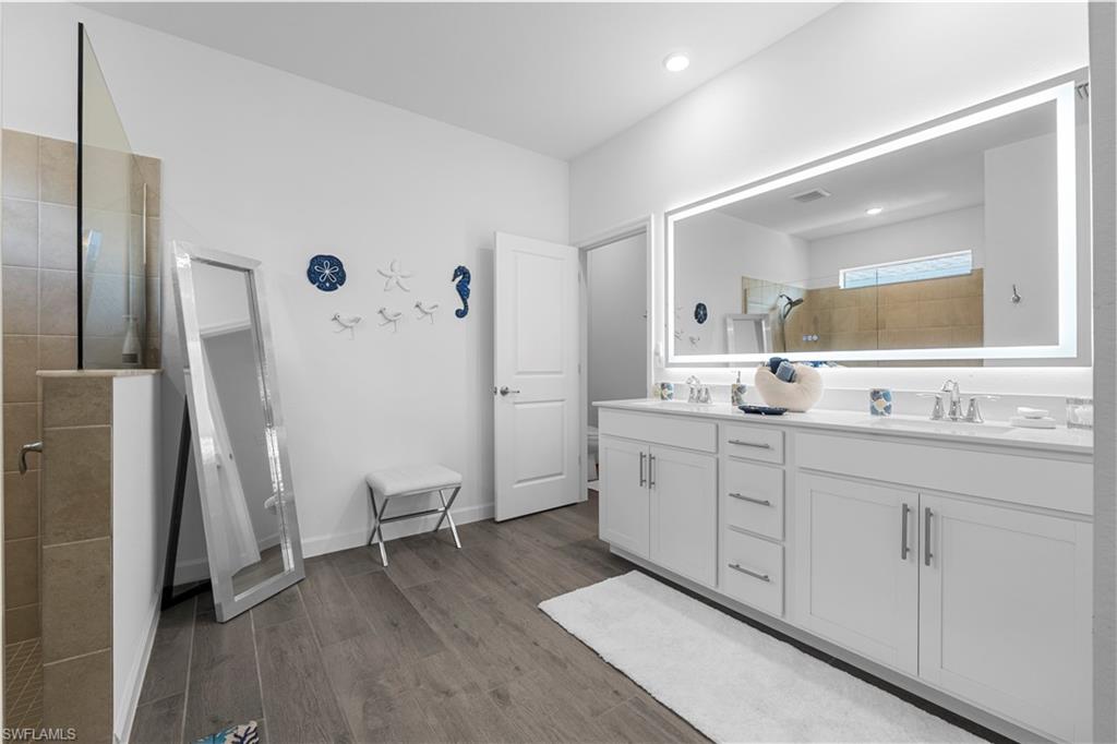 TUCKERS COVE - Residential