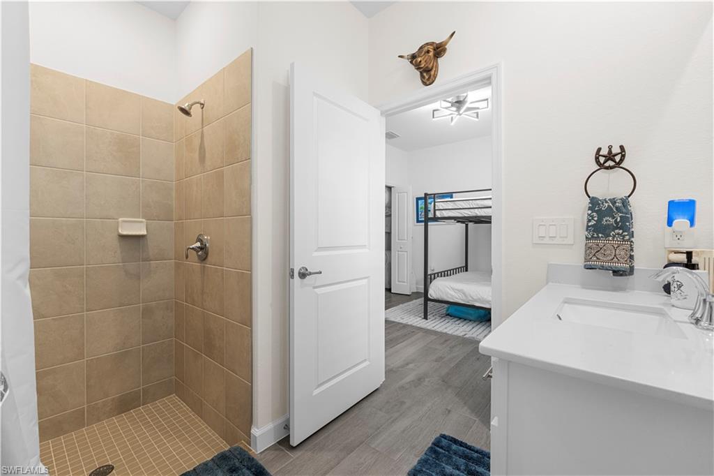 TUCKERS COVE - Residential