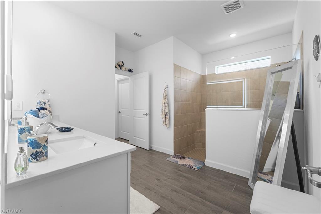 TUCKERS COVE - Residential