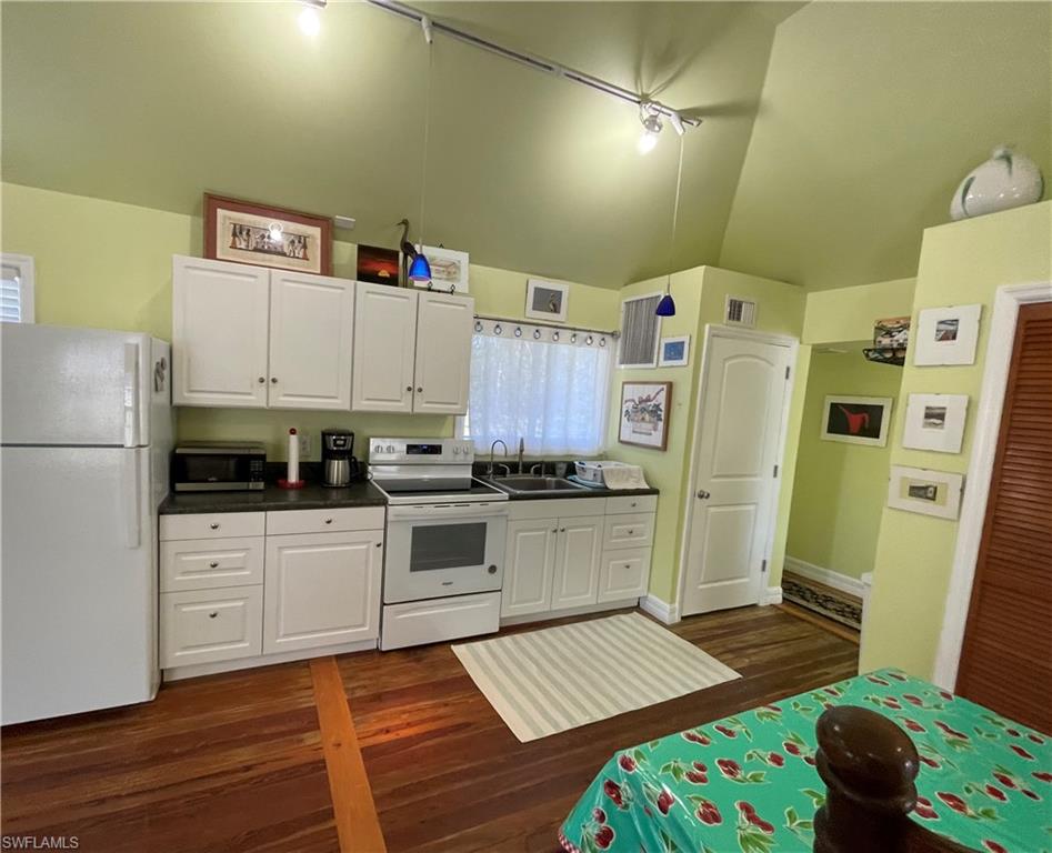 PINE ISLAND - Residential