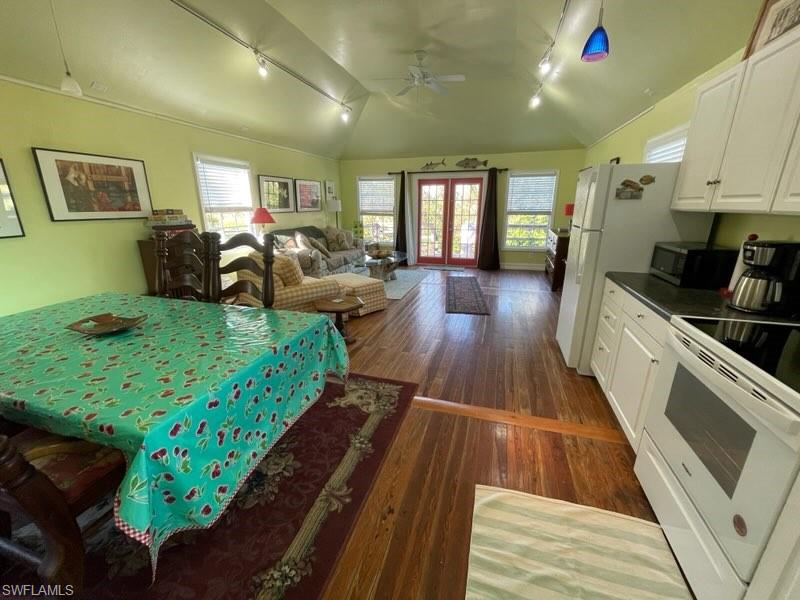 PINE ISLAND - Residential