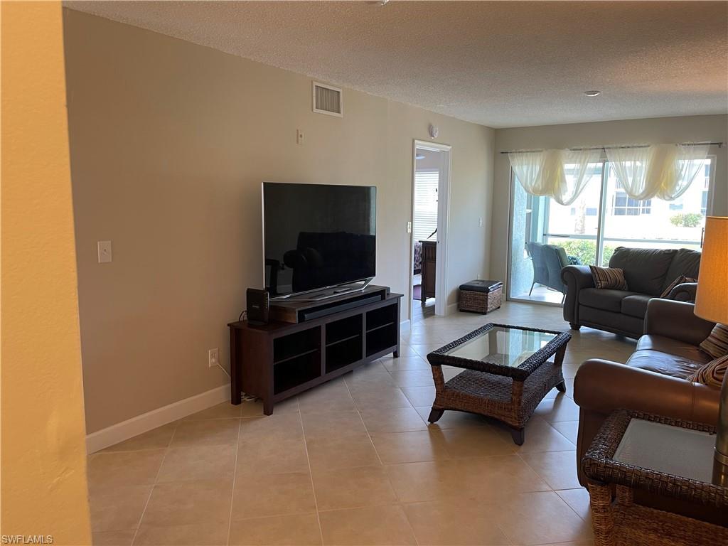 PIPERS POINTE - Residential