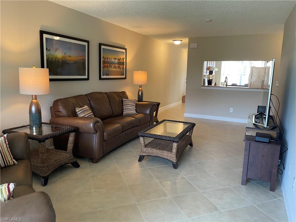 PIPERS POINTE - Residential