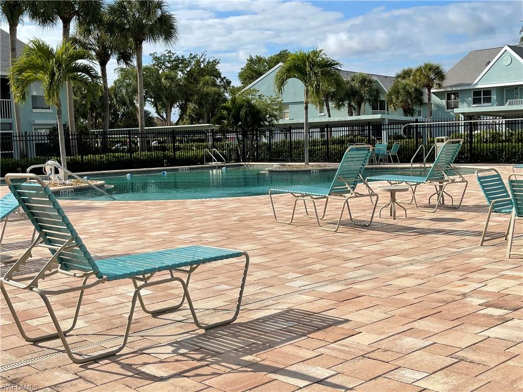 PIPERS POINTE - Residential