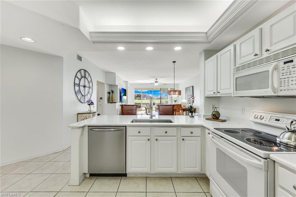 AUTUMN LAKE - Residential