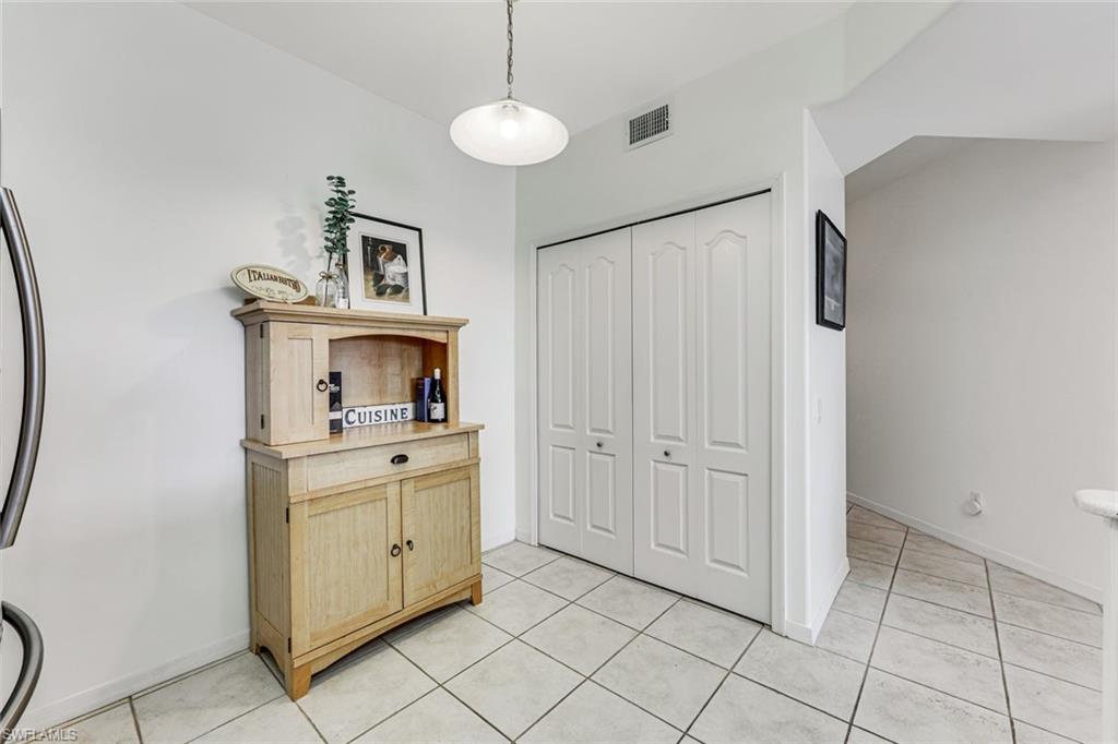 AUTUMN LAKE - Residential