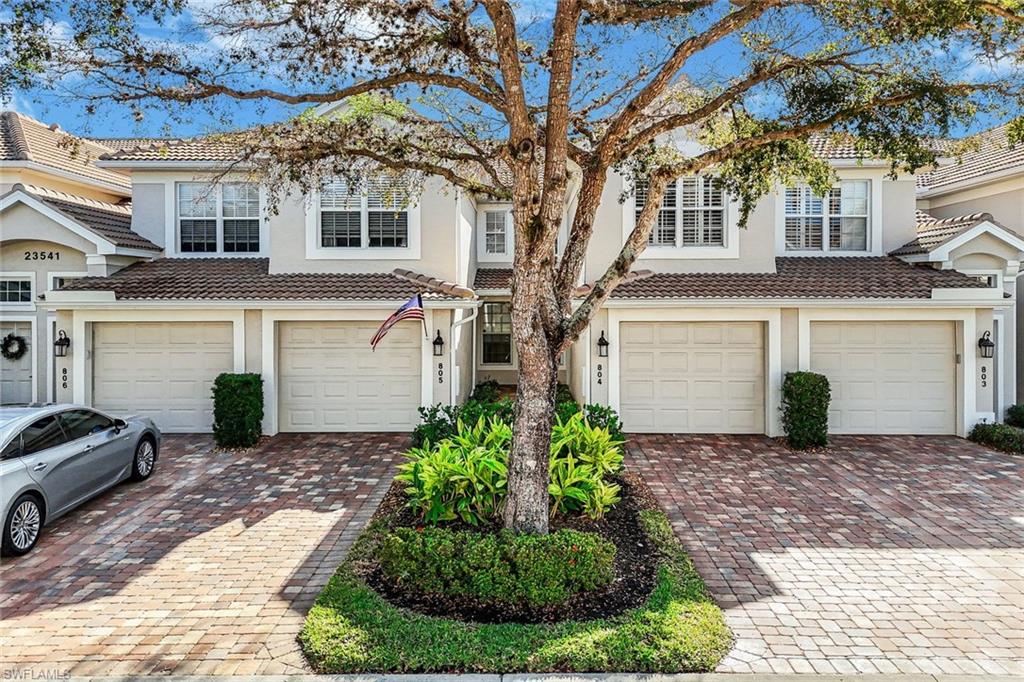 AUTUMN LAKE - Residential