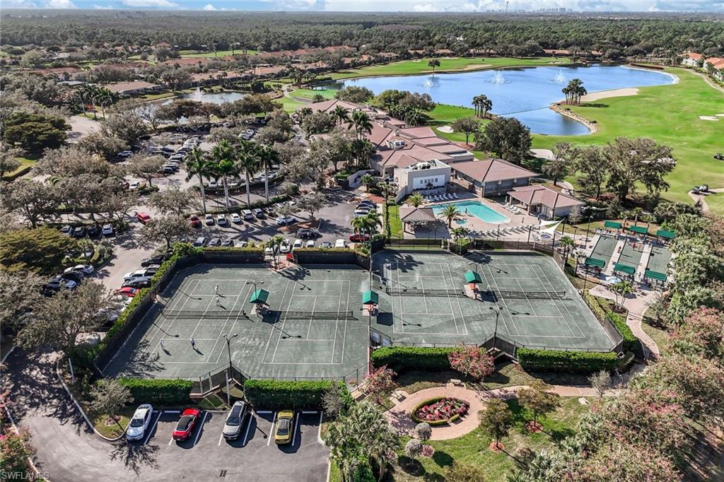 AUTUMN LAKE - Residential