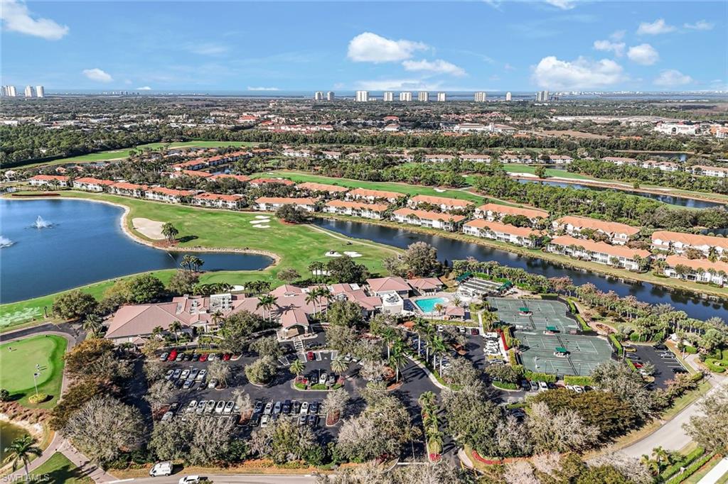AUTUMN LAKE - Residential