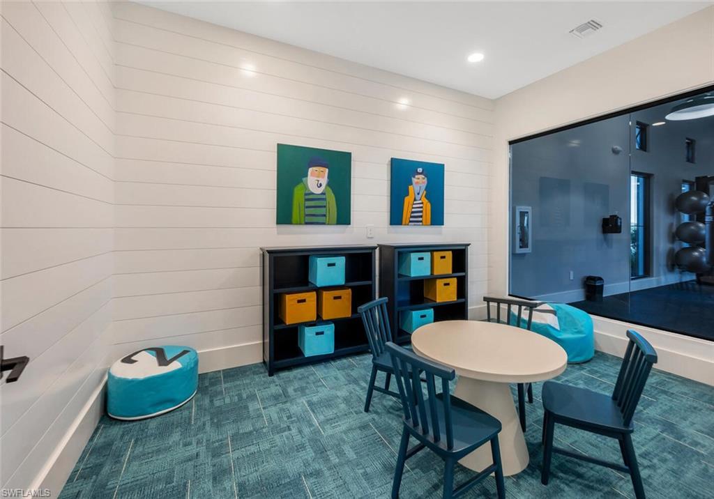 SKYSAIL - Residential Lease