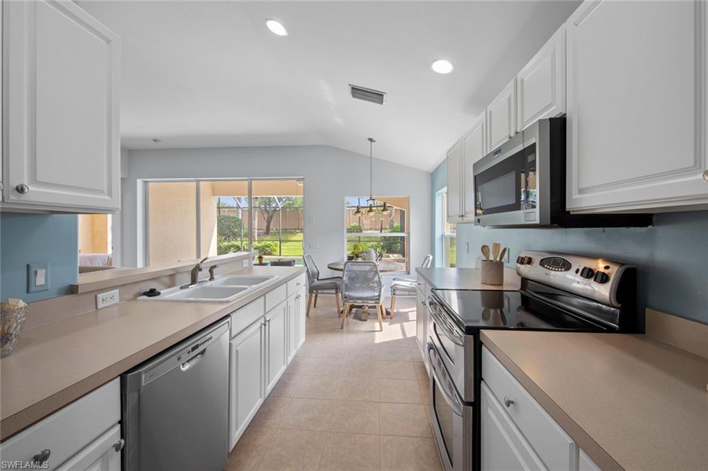 SABAL POINTE - Residential