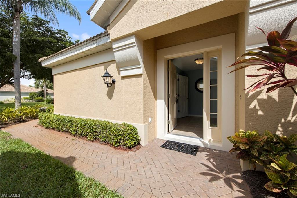 SABAL POINTE - Residential