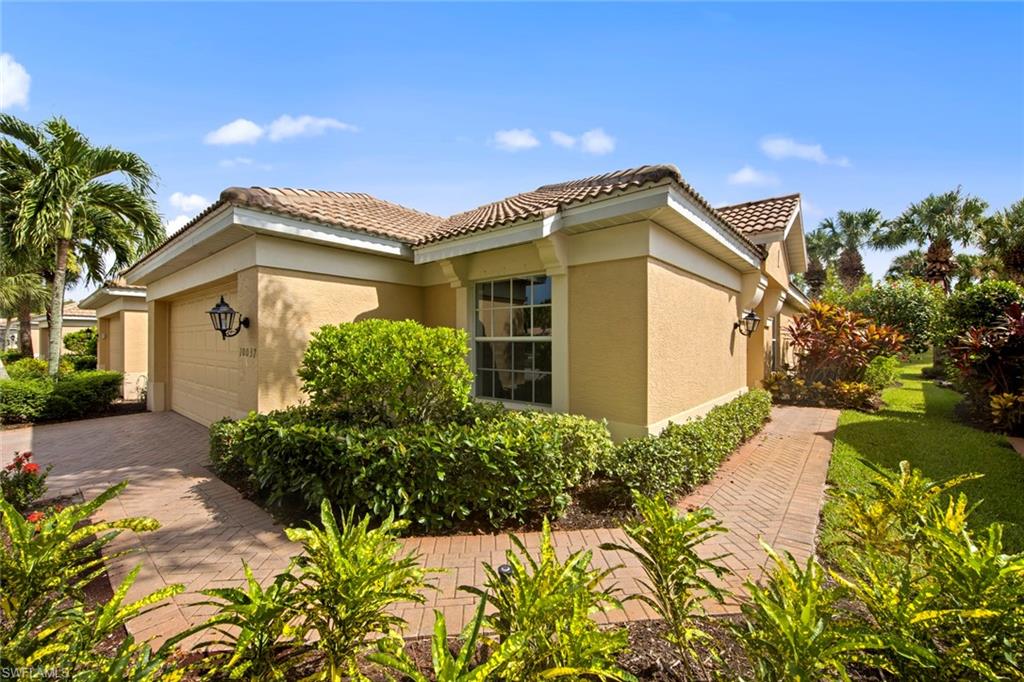 SABAL POINTE - Residential