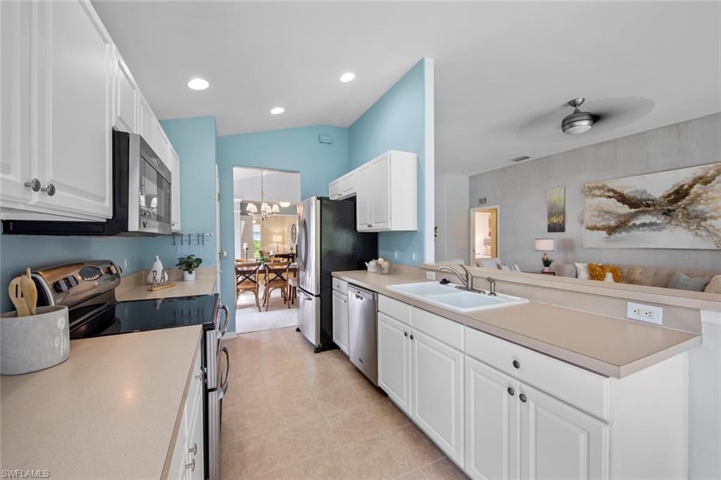 SABAL POINTE - Residential