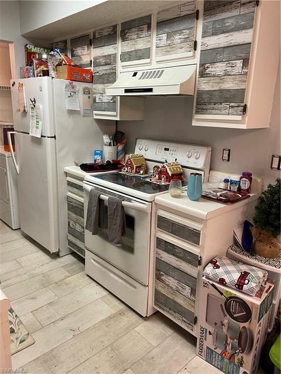 VENETIAN PALMS - Residential Lease