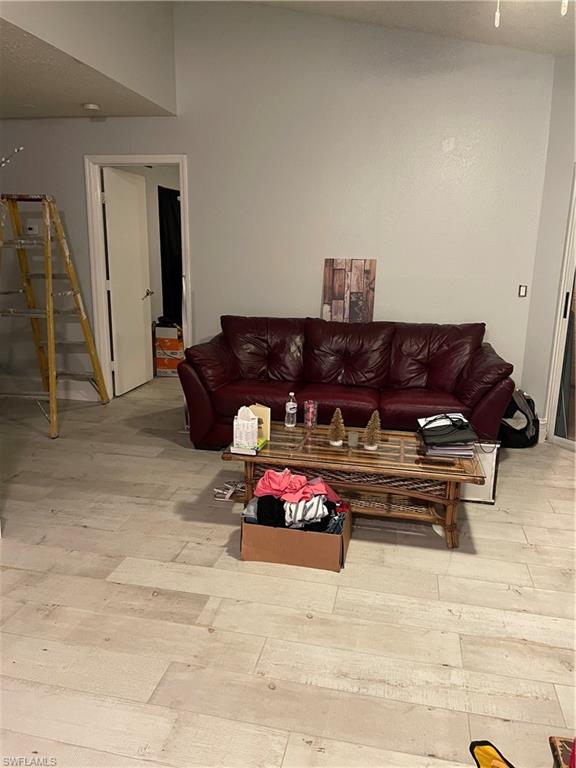 VENETIAN PALMS - Residential Lease