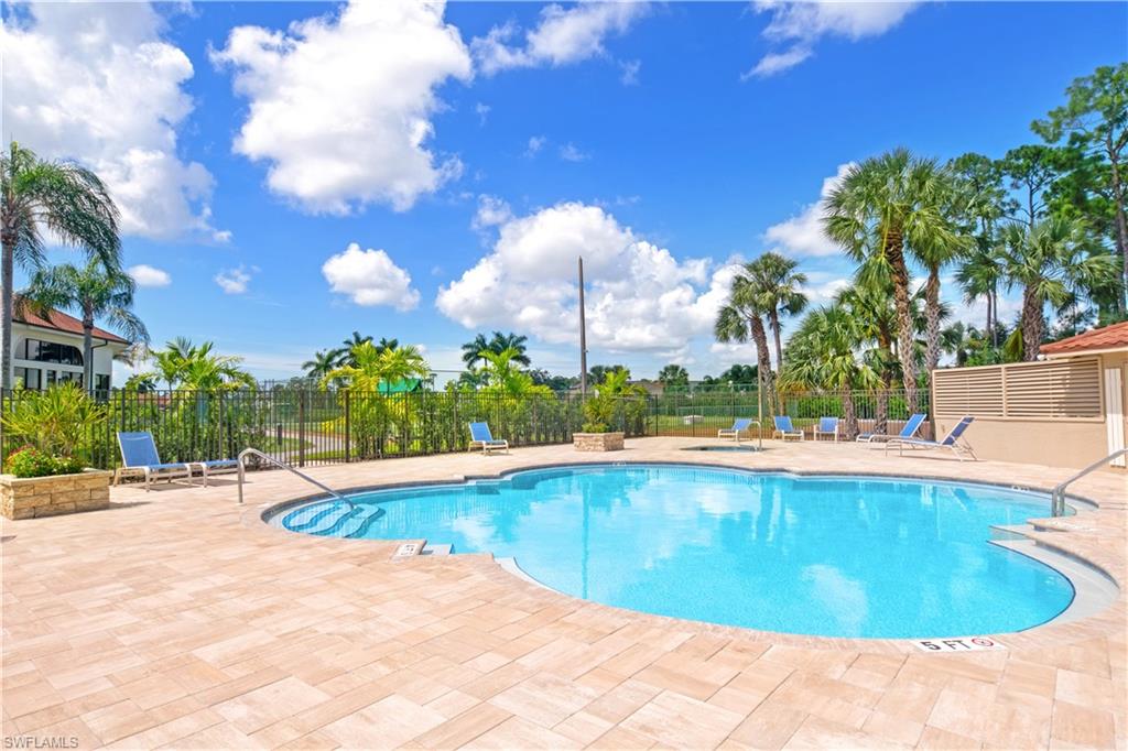 ANDOVER SQUARE - Residential