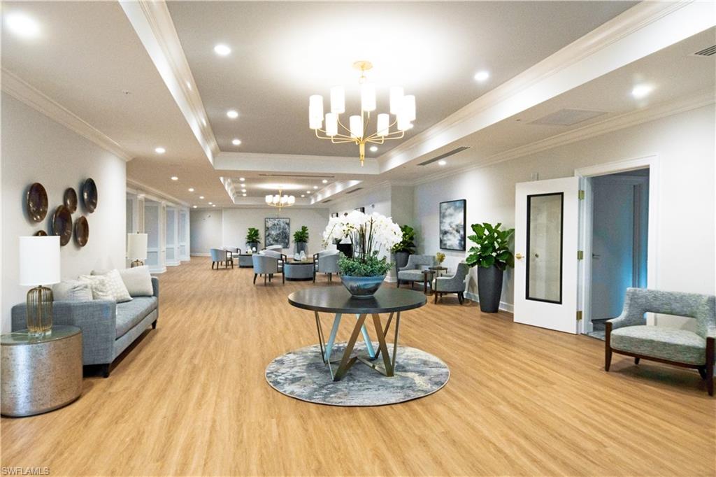 ANDOVER SQUARE - Residential