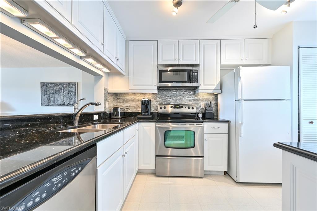 ANDOVER SQUARE - Residential