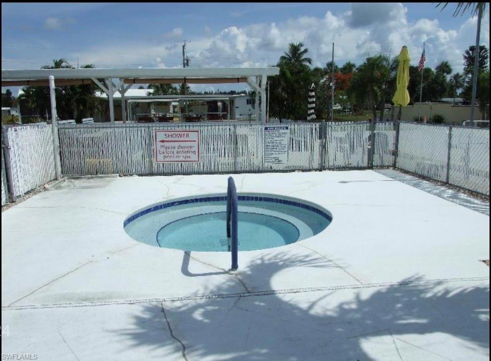 PINE ISLAND COVE - Land