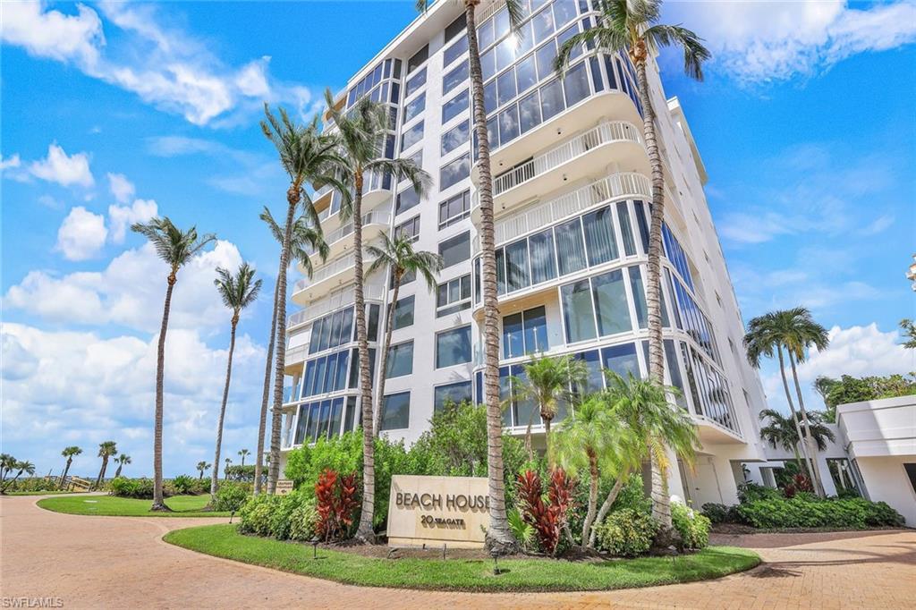 BEACH HOUSE AT NAPLES CAY - Residential