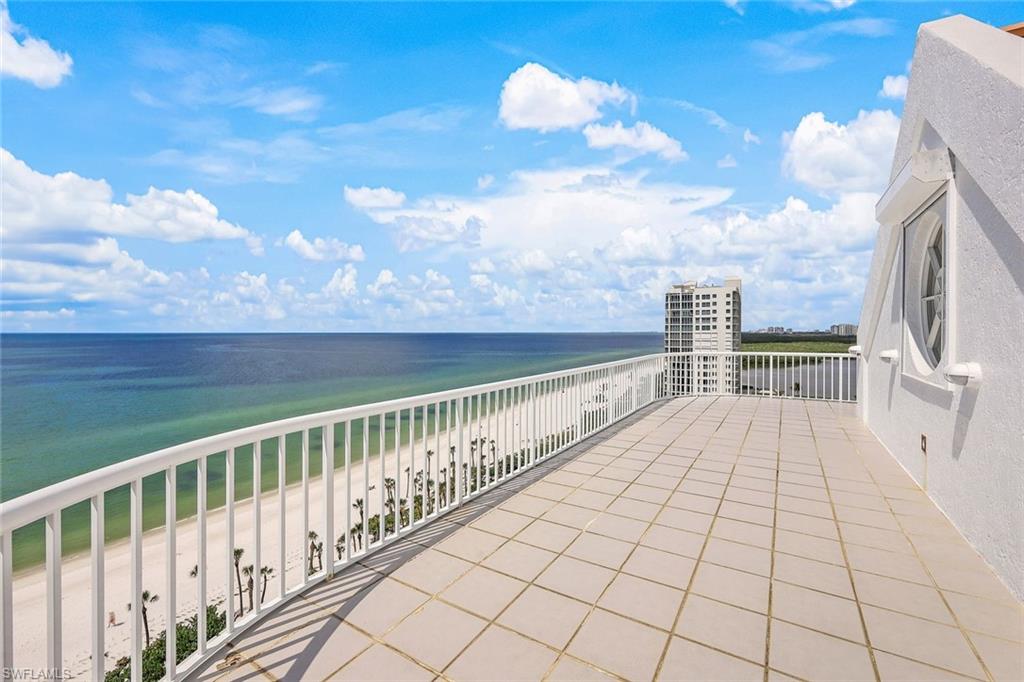 BEACH HOUSE AT NAPLES CAY - Residential