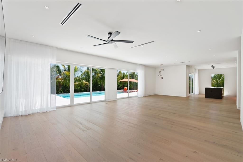 MARCO BEACH - Residential